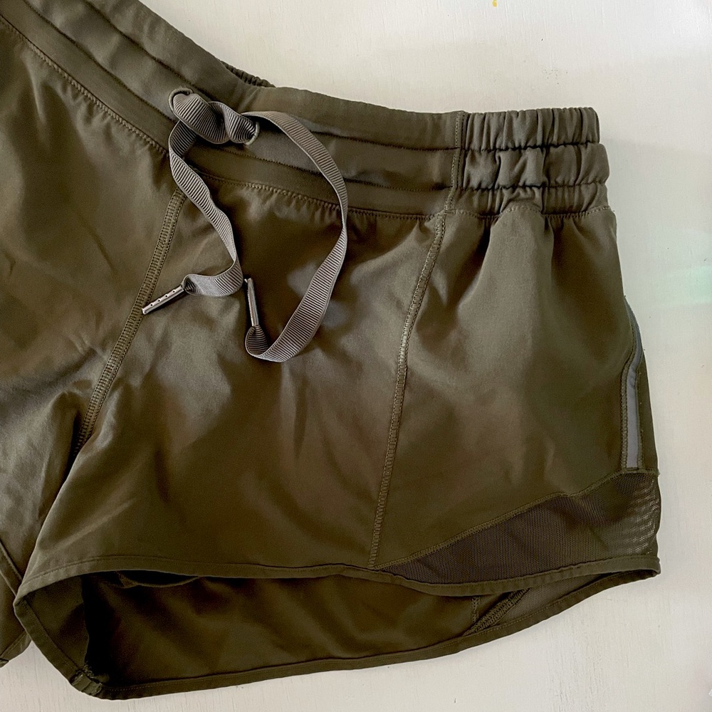 Lululemon Hotty Hot 2.5” Short